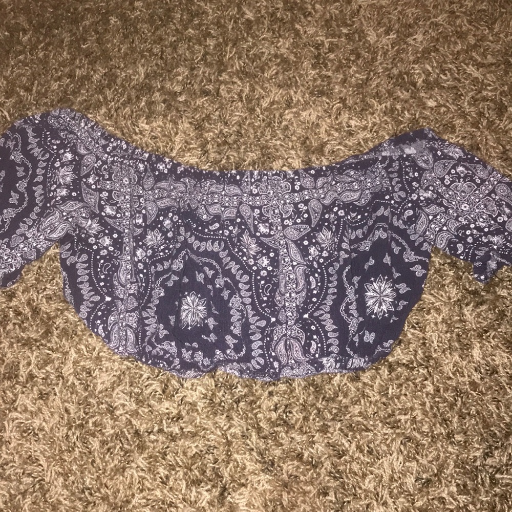 Super cute crop top!